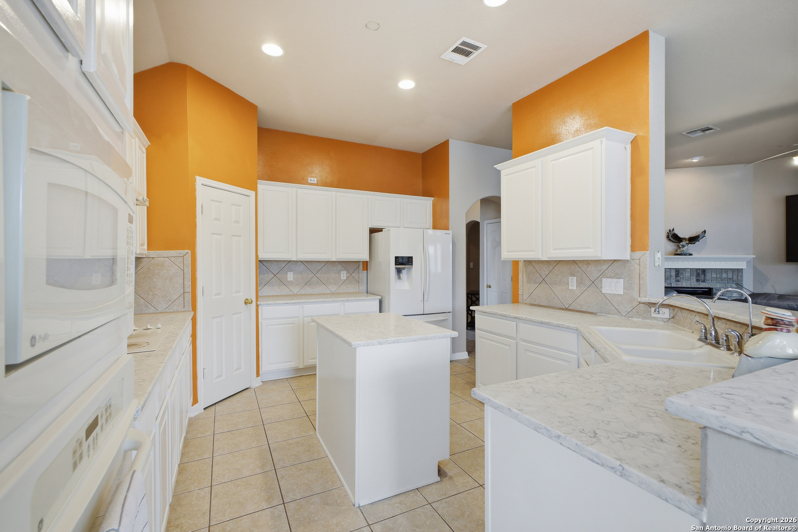 1402 Mesa Creek San Antonio TX 78258