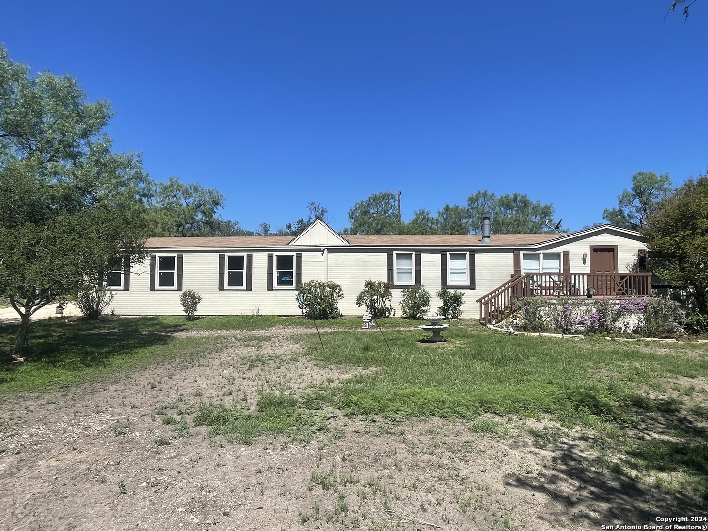 120 County Road 5636 Castroville TX 78009