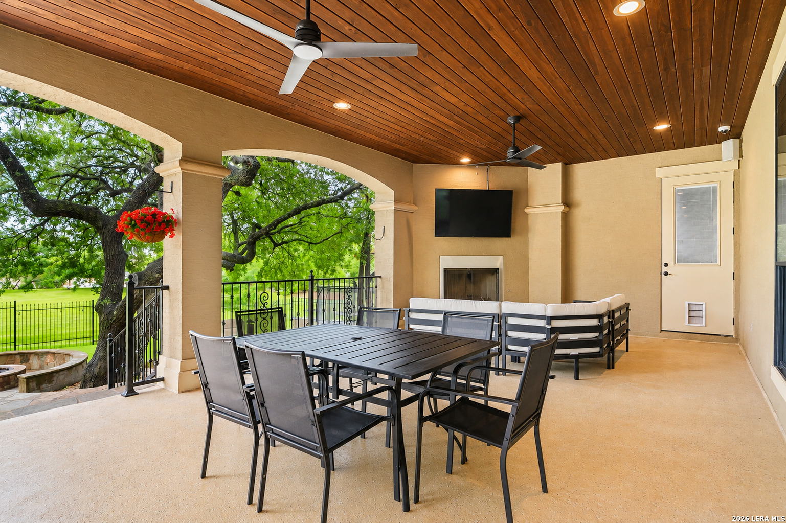 7938 Colonial Woods Boerne TX 78015