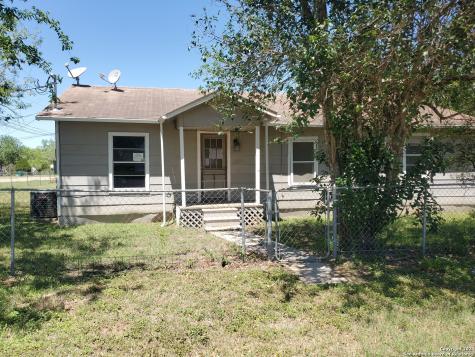1201 Palmetto Street Jourdanton TX 78026