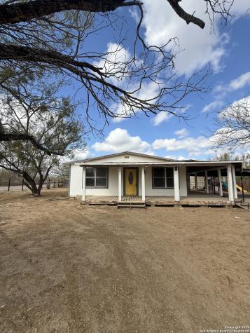 279 Cenizo Carrizo Springs TX 78834