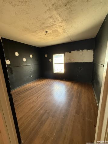 279 Cenizo Carrizo Springs TX 78834