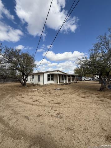 279 Cenizo Carrizo Springs TX 78834