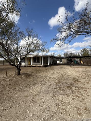 279 Cenizo Carrizo Springs TX 78834