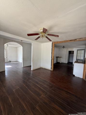 279 Cenizo Carrizo Springs TX 78834