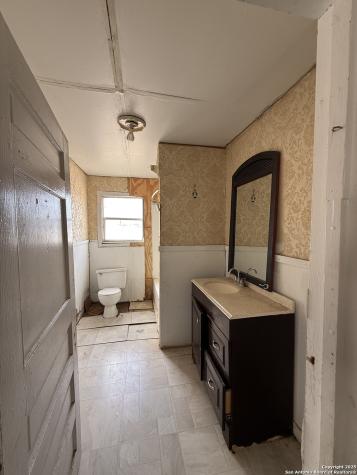 279 Cenizo Carrizo Springs TX 78834