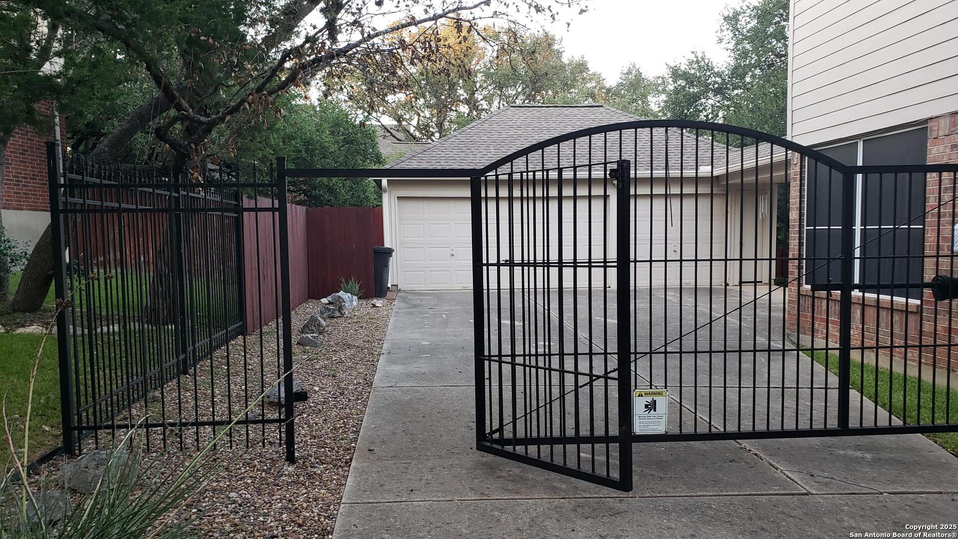 8403 Old Stone Gate San Antonio TX 78249