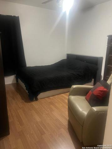 7330 Glen Cross San Antonio TX 78239