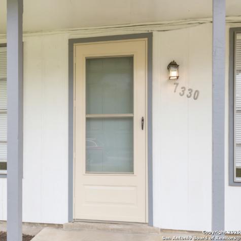 7330 Glen Cross San Antonio TX 78239