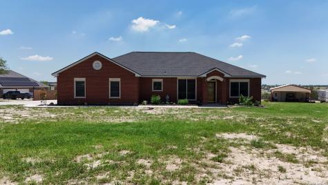 700 Lake Valley La Vernia TX 78121