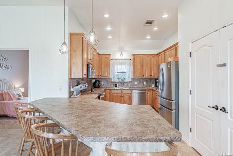700 Lake Valley La Vernia TX 78121