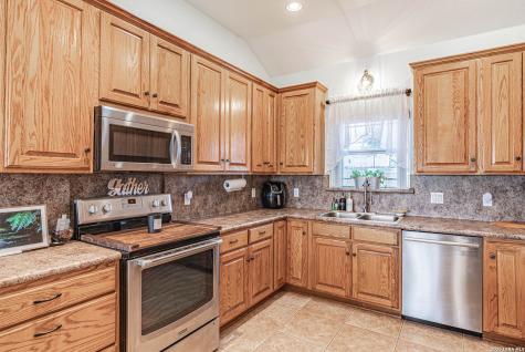 700 Lake Valley La Vernia TX 78121