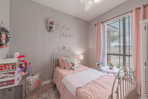 700 Lake Valley La Vernia TX 78121