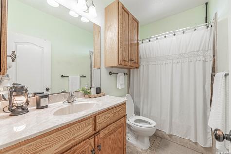 700 Lake Valley La Vernia TX 78121