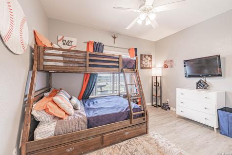700 Lake Valley La Vernia TX 78121