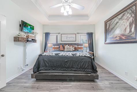 700 Lake Valley La Vernia TX 78121