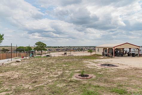 700 Lake Valley La Vernia TX 78121