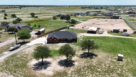 700 Lake Valley La Vernia TX 78121
