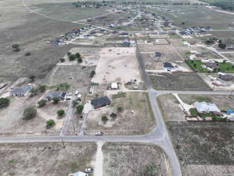 700 Lake Valley La Vernia TX 78121