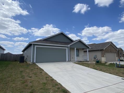 917 Riviera Seguin TX 78155