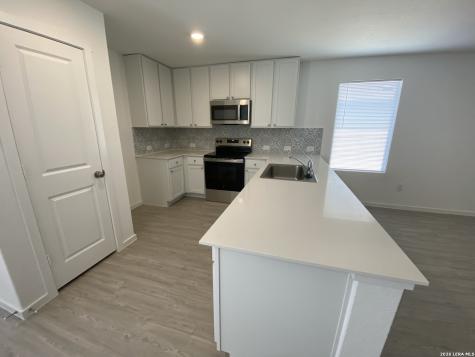917 Riviera Seguin TX 78155