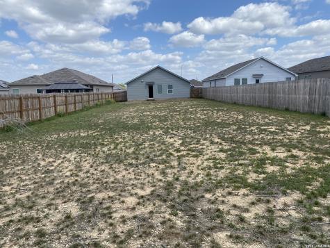 917 Riviera Seguin TX 78155