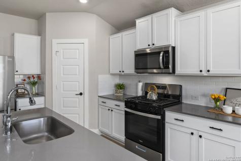 21215 Boulder Flats San Antonio TX 78266