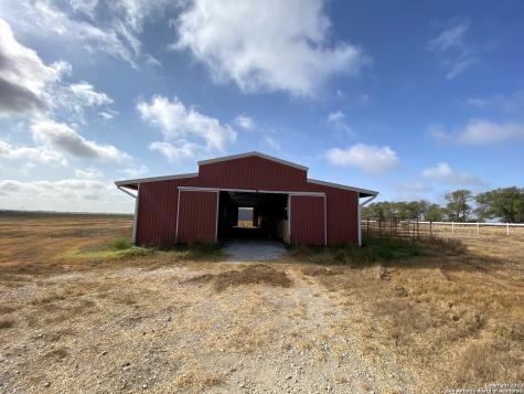 2667 County Road 134 Floresville TX 78114