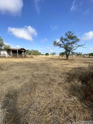 2667 County Road 134 Floresville TX 78114