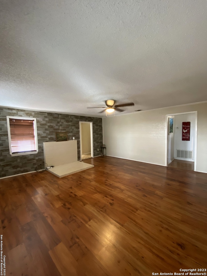 2667 County Road 134 Floresville TX 78114