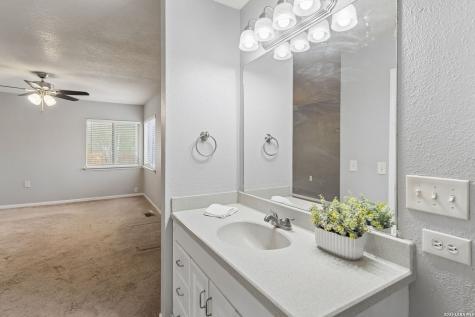 5823 Misty Glen San Antonio TX 78247