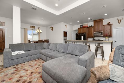 103 Muirfield La Vernia TX 78121