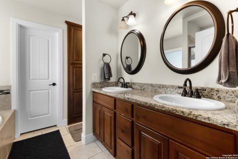 103 Muirfield La Vernia TX 78121