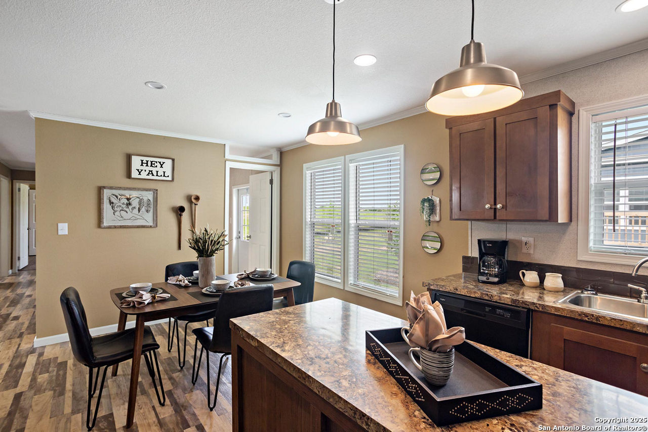 113 County Road 2644 Moore TX 78057