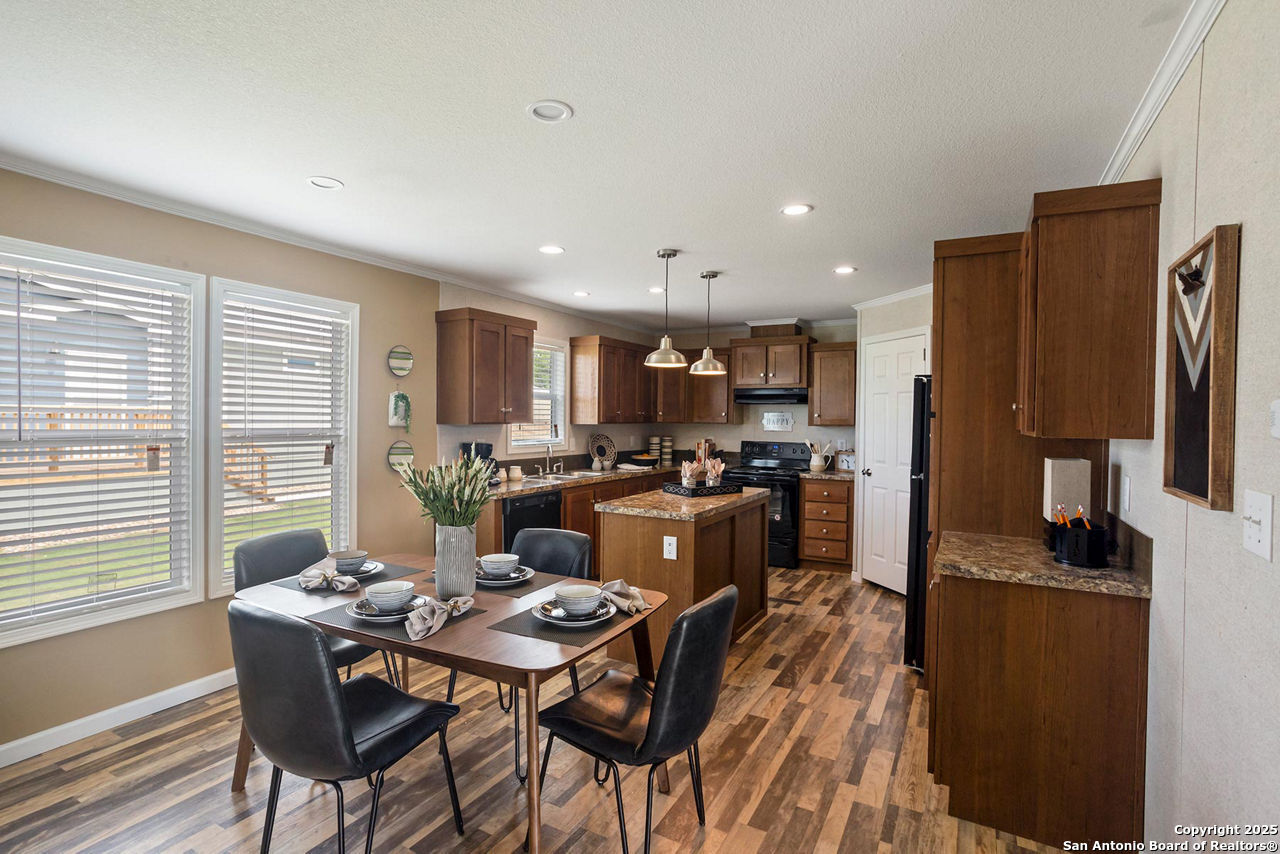 113 County Road 2644 Moore TX 78057