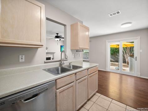 6310 Club Oaks San Antonio TX 78249