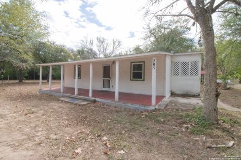 205 Cowboy Cove Seguin TX 78155