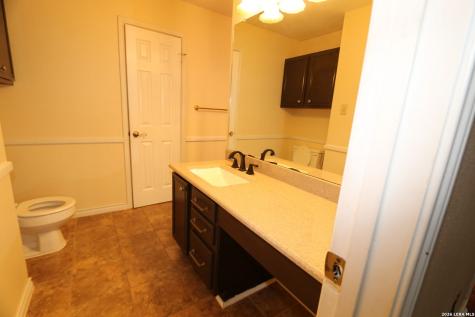115 Country Lane Castroville TX 78009