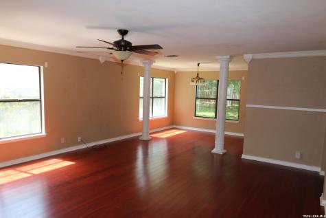 115 Country Lane Castroville TX 78009