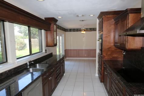 115 Country Lane Castroville TX 78009