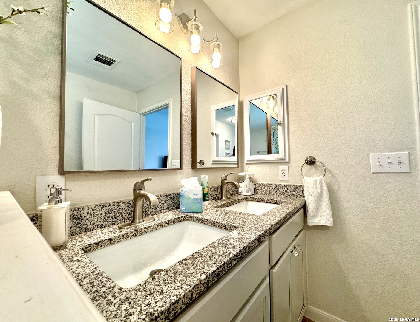 1106 Seven Iron San Antonio TX 78221