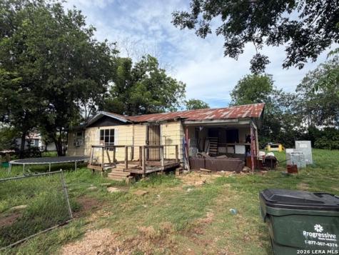 1326 Aldama Street Seguin TX 78155