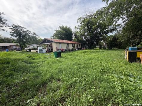 1326 Aldama Street Seguin TX 78155
