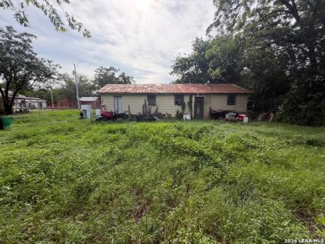 1326 Aldama Street Seguin TX 78155