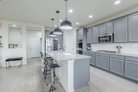 2102 Dalhart San Antonio TX 78253