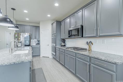 2102 Dalhart San Antonio TX 78253