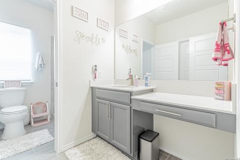 2102 Dalhart San Antonio TX 78253