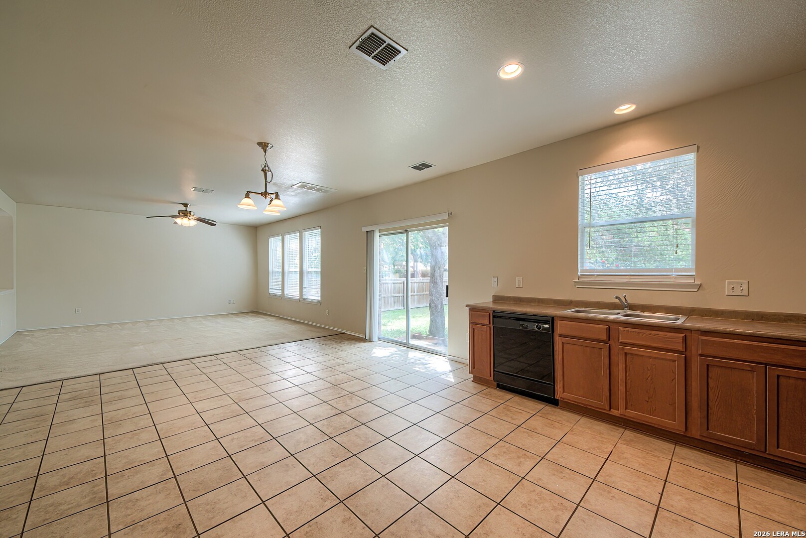 6618 Woodbell Live Oak TX 78233