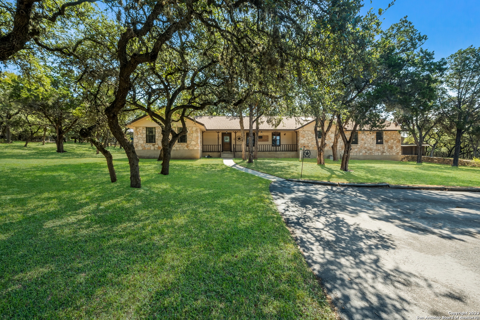 8120 Garden Oaks Drive San Antonio TX 78266