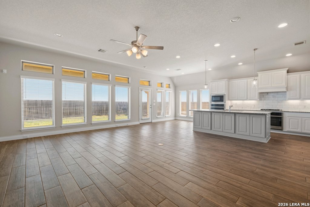 3105 High Meadow Seguin TX 78155
